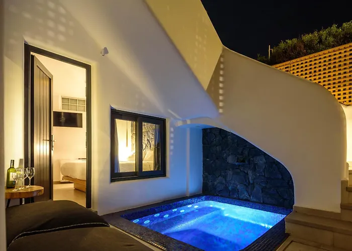 Secret Spot Luxury Fira (Santorini)