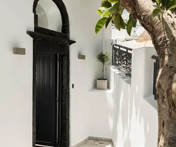 Secret Spot Luxury Villa Fira (Santorini)